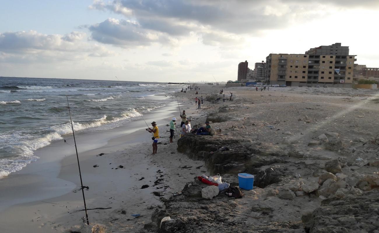 Photo de Safa Beach avec sable blanc de surface