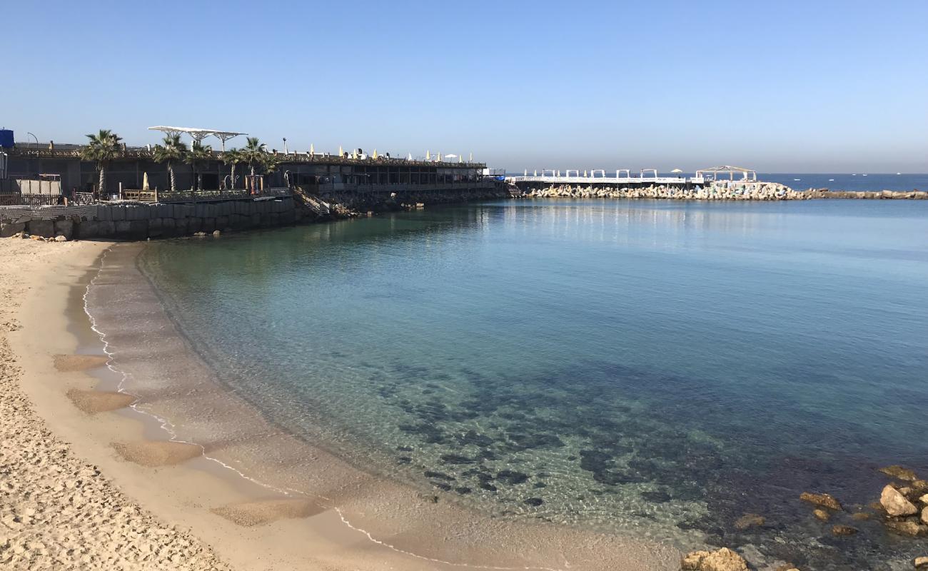 Photo de Teachers' Beach avec sable lumineux de surface