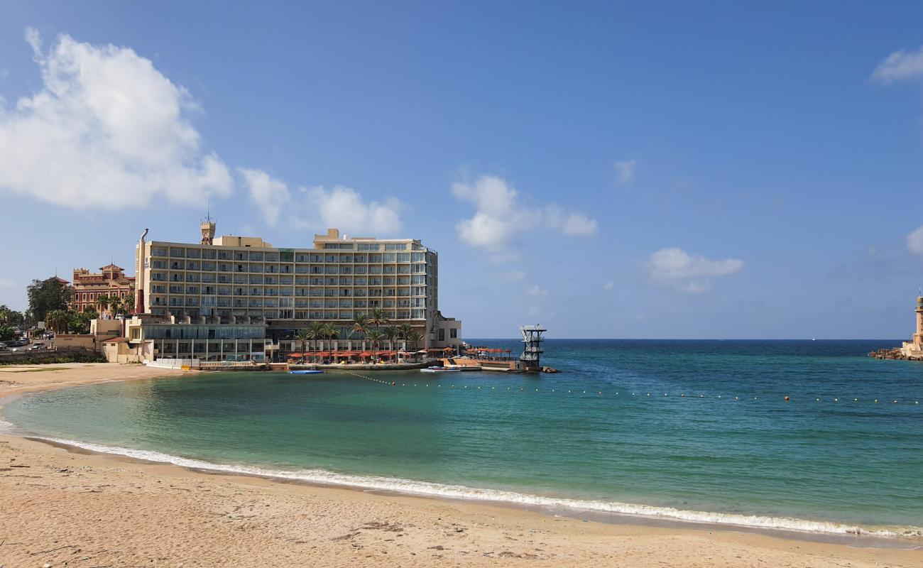 Photo de Semiramis Beach avec sable lumineux de surface