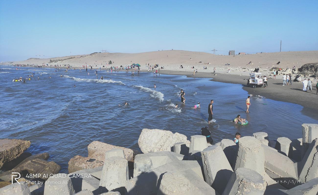 Photo de Burj Al Burullus Beach avec sable beige de surface