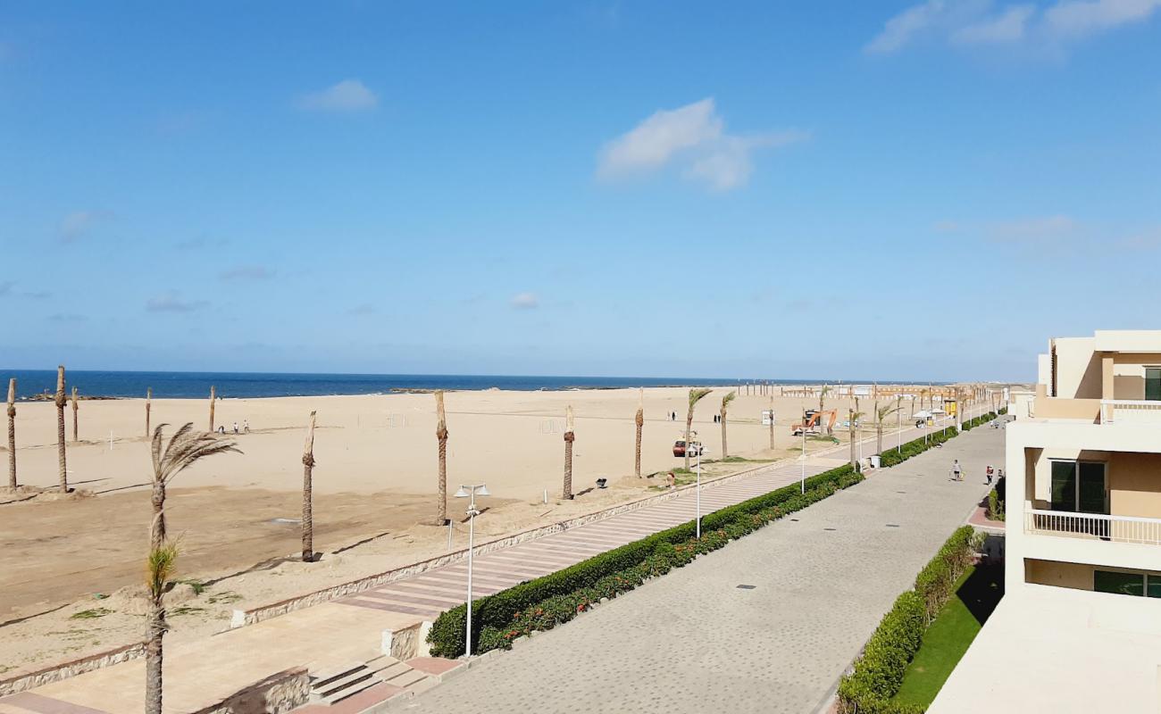 Photo de Marina Delta Beach avec sable beige de surface