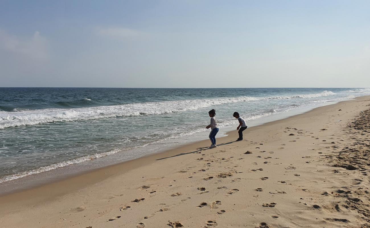 Photo de Basata Beach avec sable beige de surface