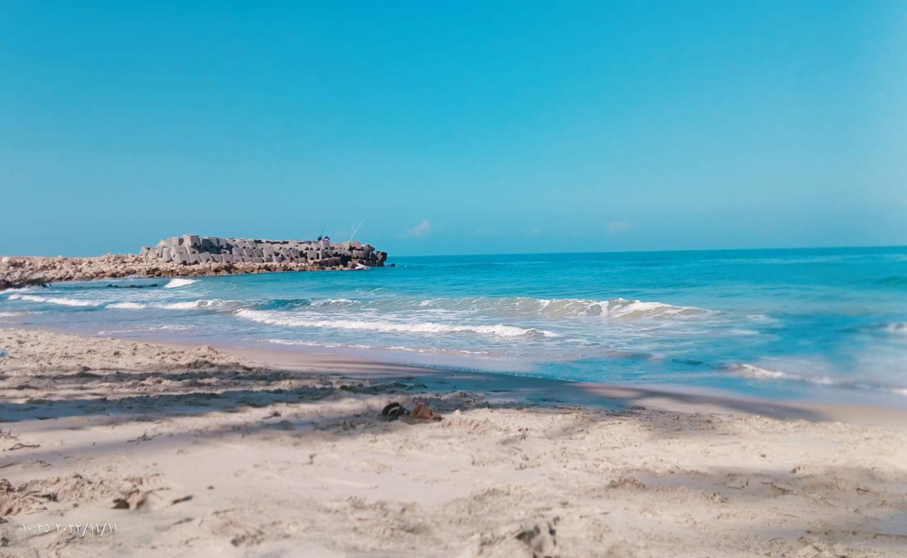 Photo de Al-Arish Beach avec sable lumineux de surface