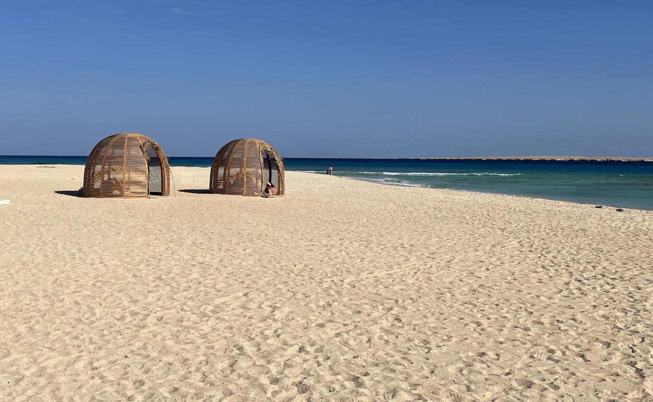 Photo de Giftun Public Beach avec sable lumineux de surface