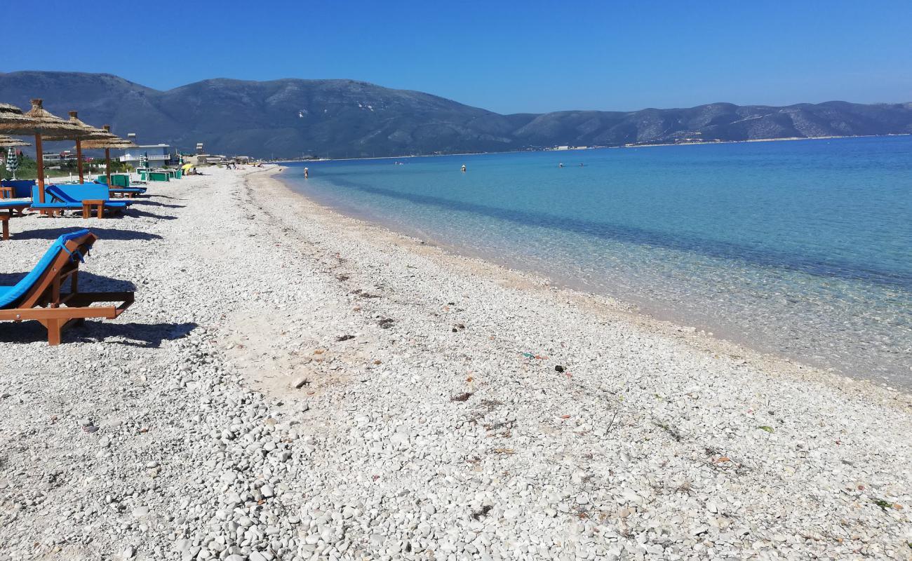 Photo de Orikum beach avec caillou clair de surface