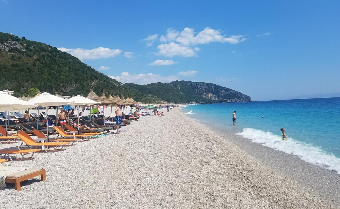 Photo de Plage de Dhermi avec caillou clair de surface