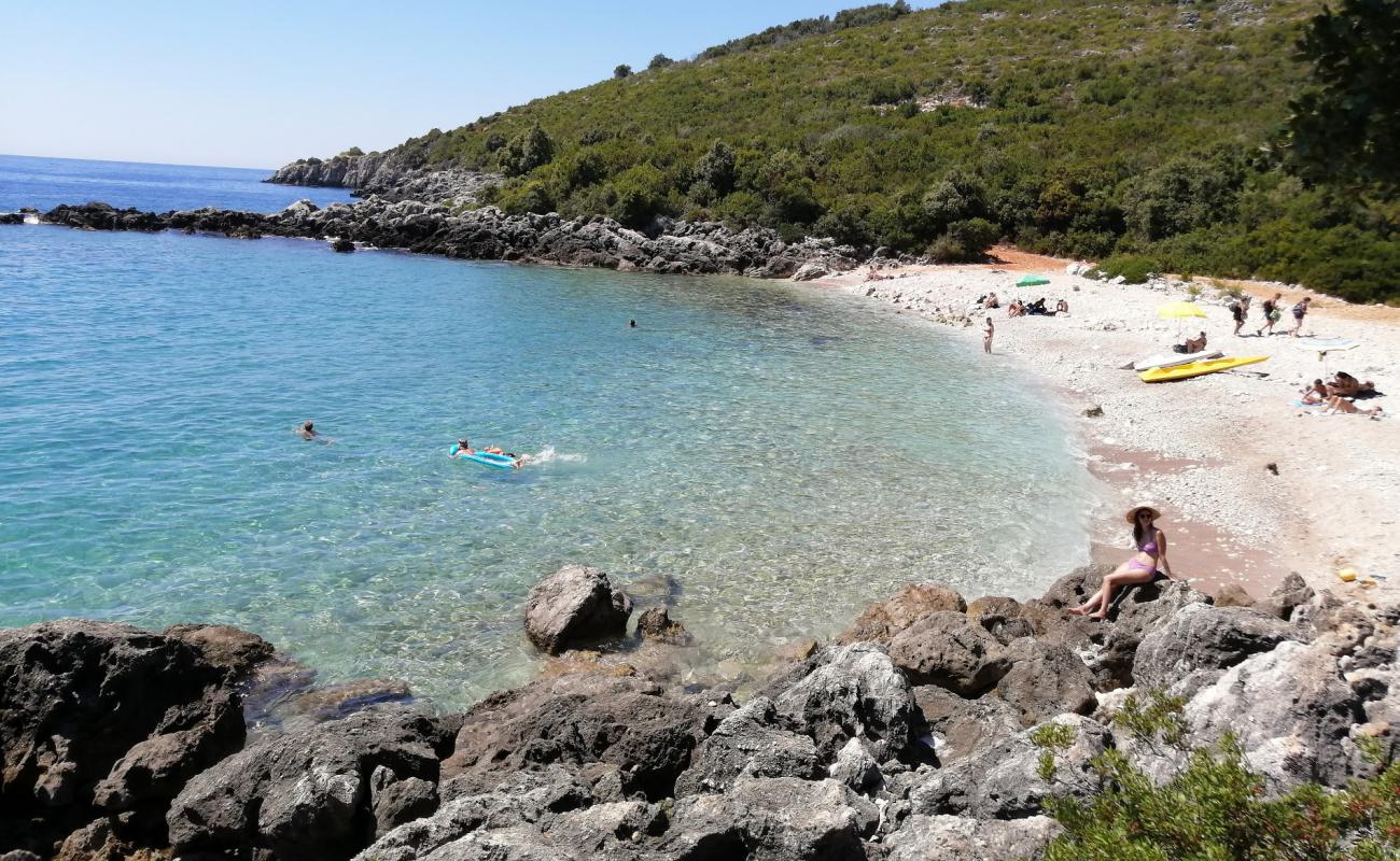 Photo de Akuarium beach avec caillou clair de surface