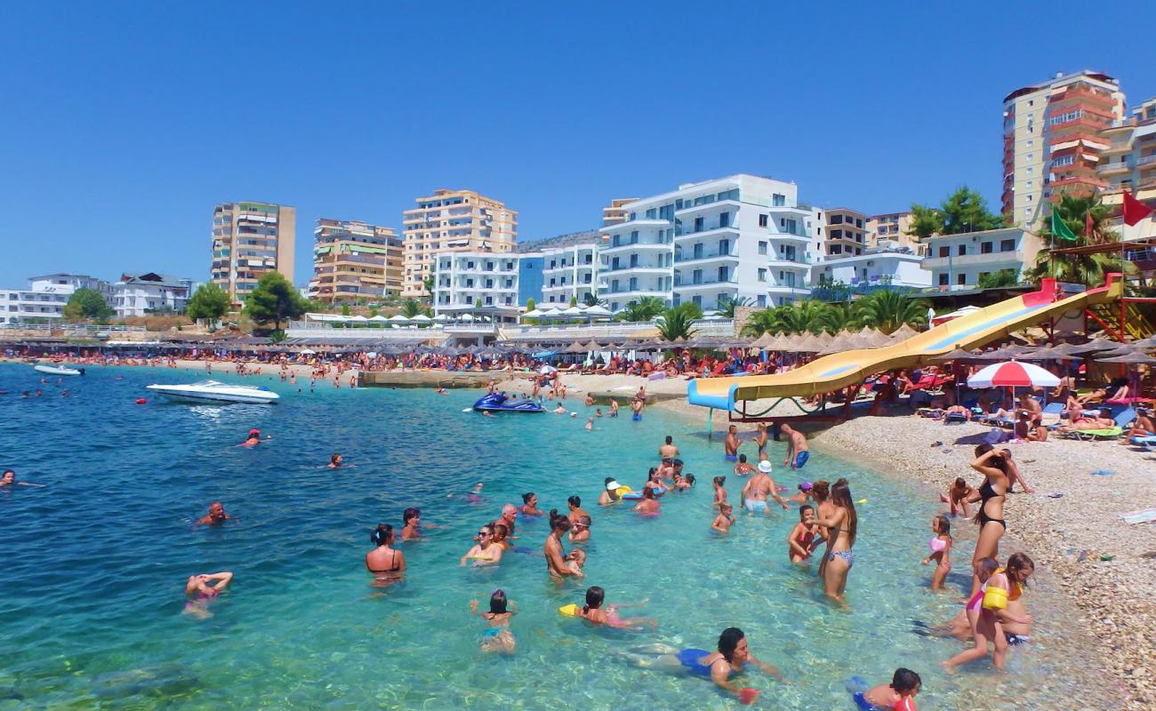 Photo de Era beach avec caillou fin clair de surface