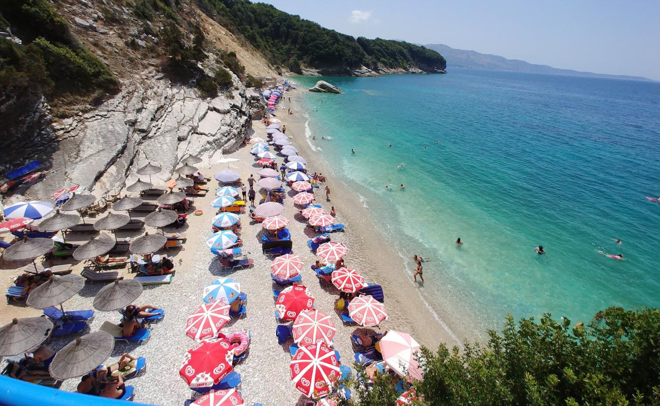 Photo de Plage de Pulebardha avec caillou fin clair de surface