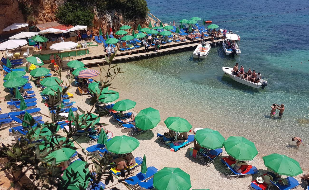 Photo de Plage de Isole Gemelle avec caillou fin clair de surface