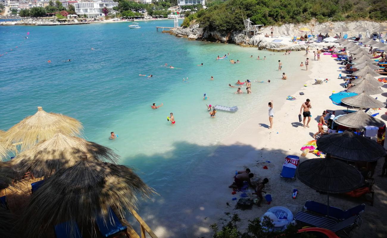 Photo de Plage de Lori avec sable lumineux de surface