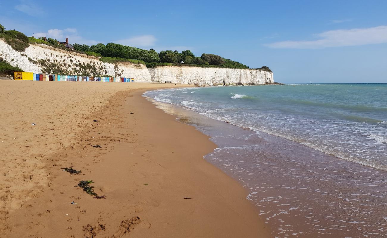 Photo de Stone Bay beach avec sable lumineux de surface