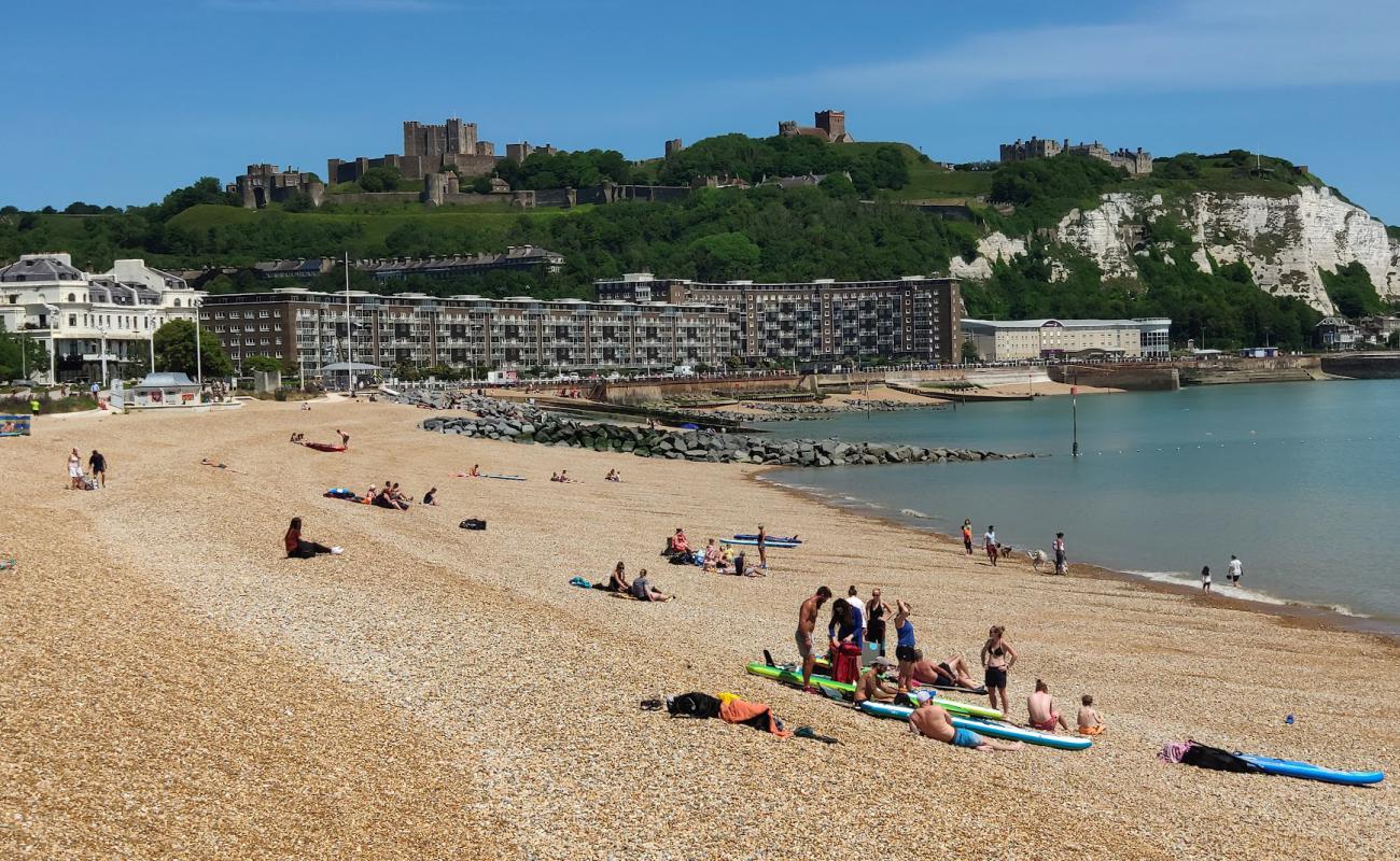 Photo de Dover beach avec caillou fin clair de surface
