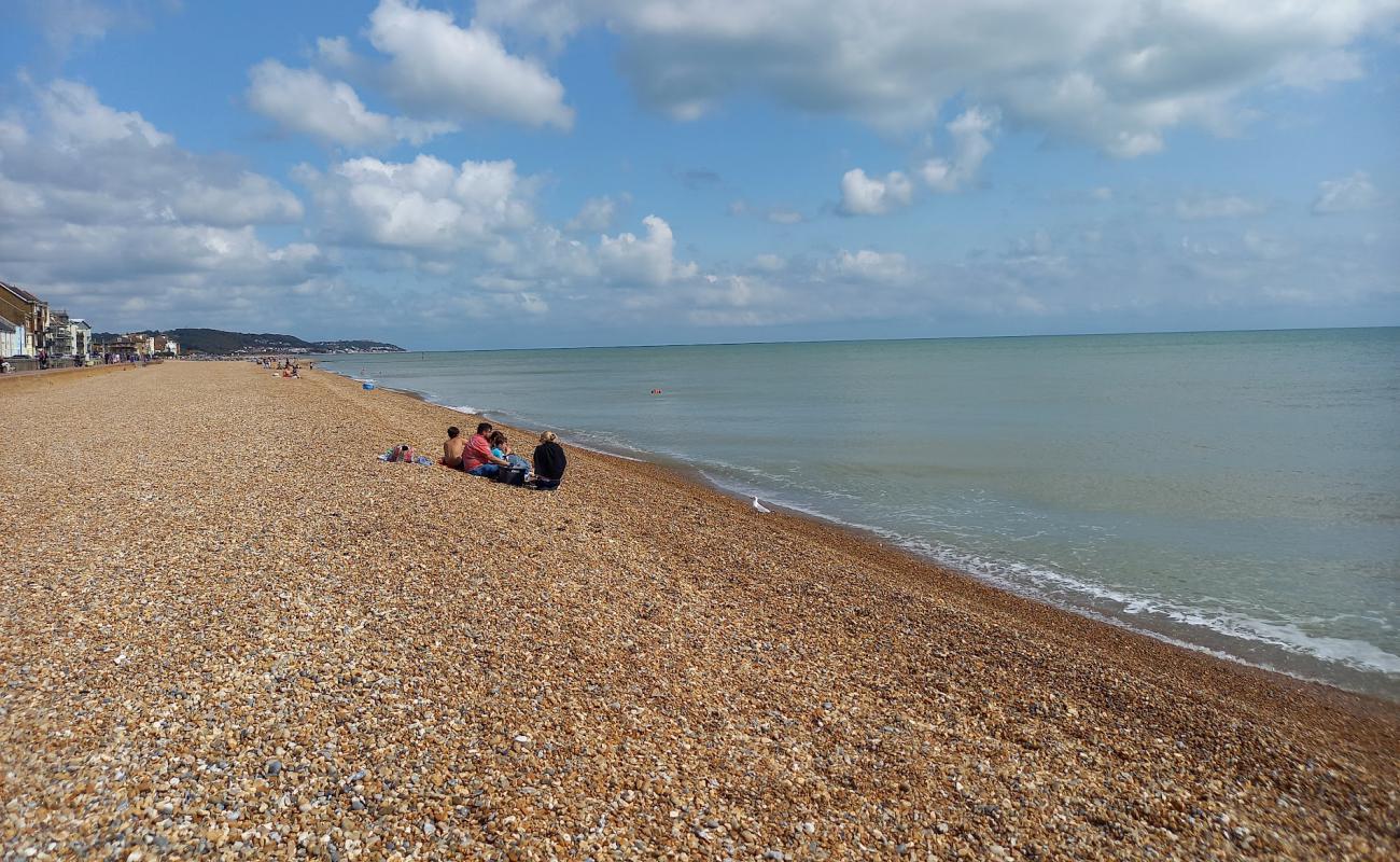 Photo de Plage de Hythe avec caillou fin brun de surface