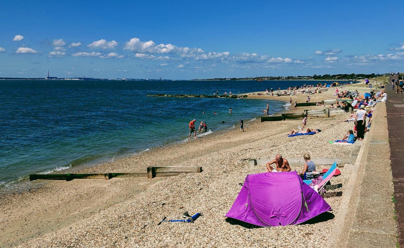 Photo de Lee on the Solent avec galets beige de surface