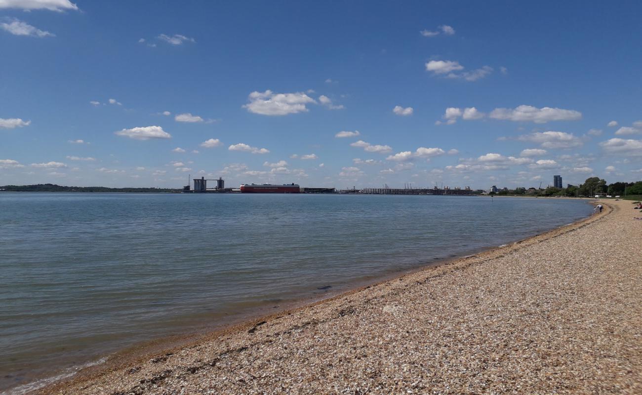 Photo de Weston Hard Woolston avec petits galets bruns de surface