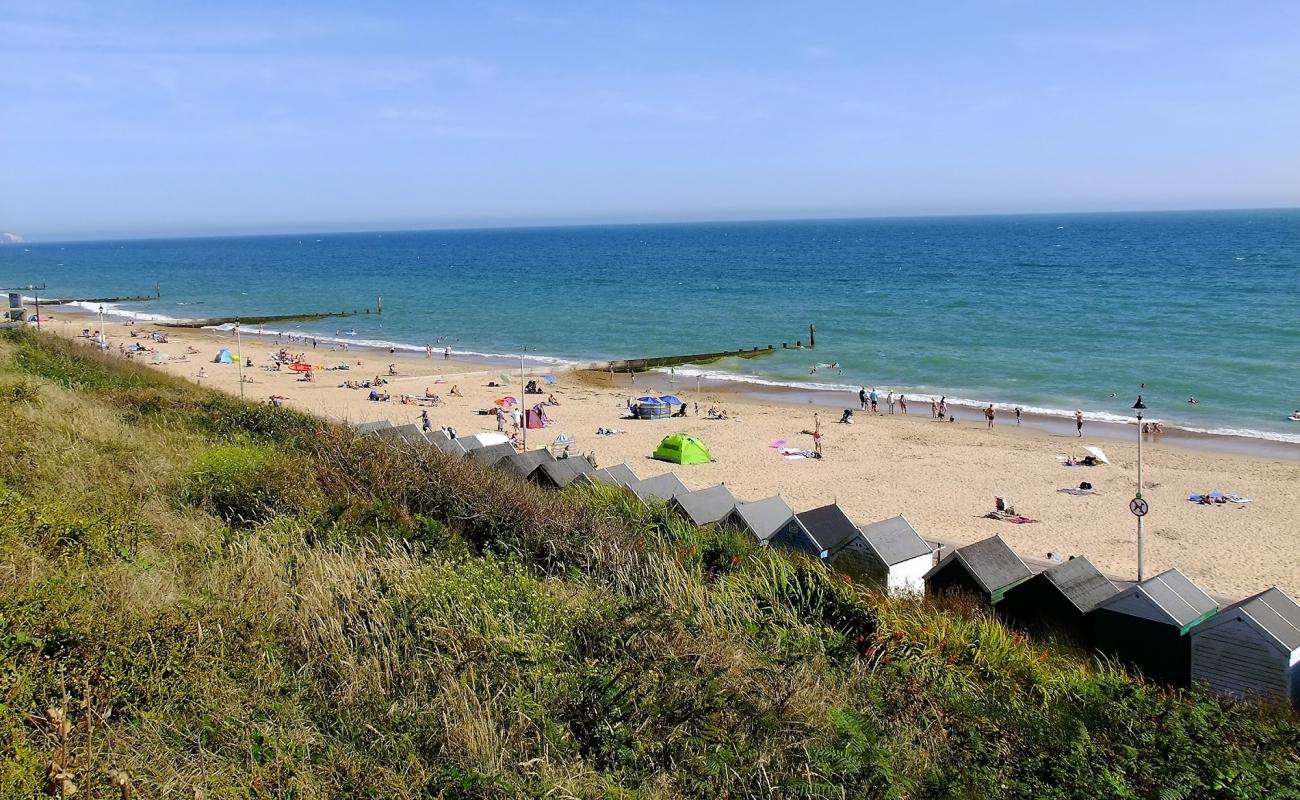 Photo de Plage de Southbourne avec sable lumineux de surface