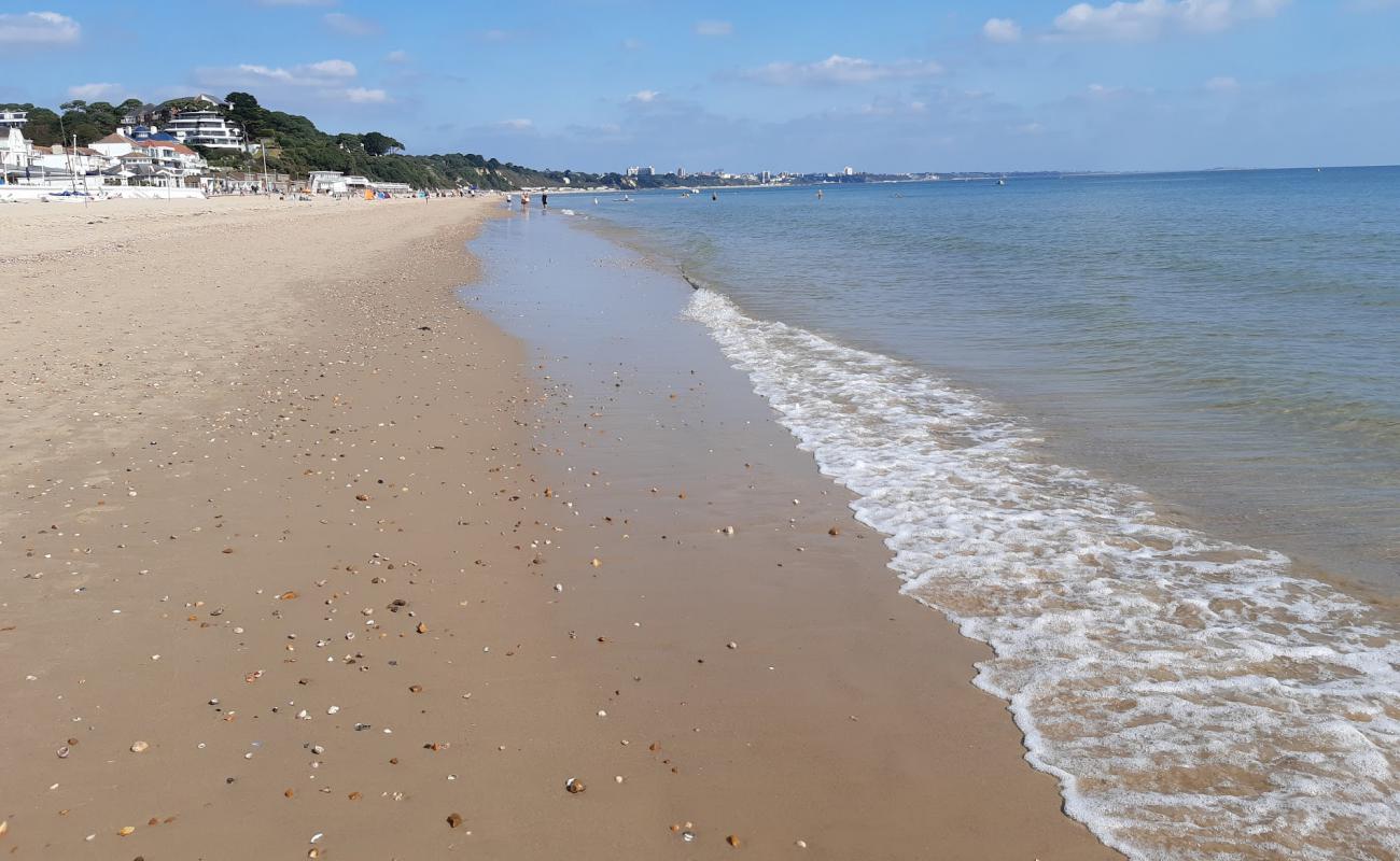 Photo de Plage de Sandbanks avec sable fin et lumineux de surface