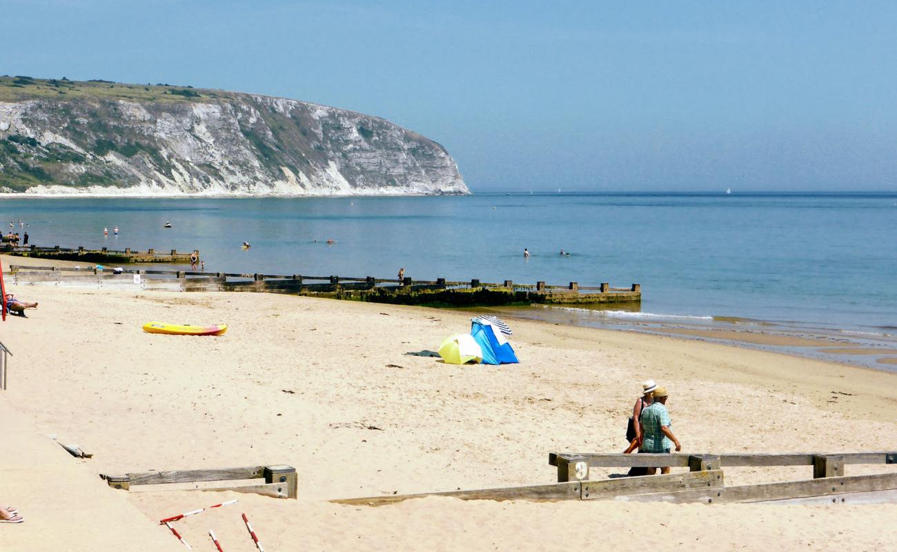 Photo de Baie de Swanage avec sable beige fin de surface