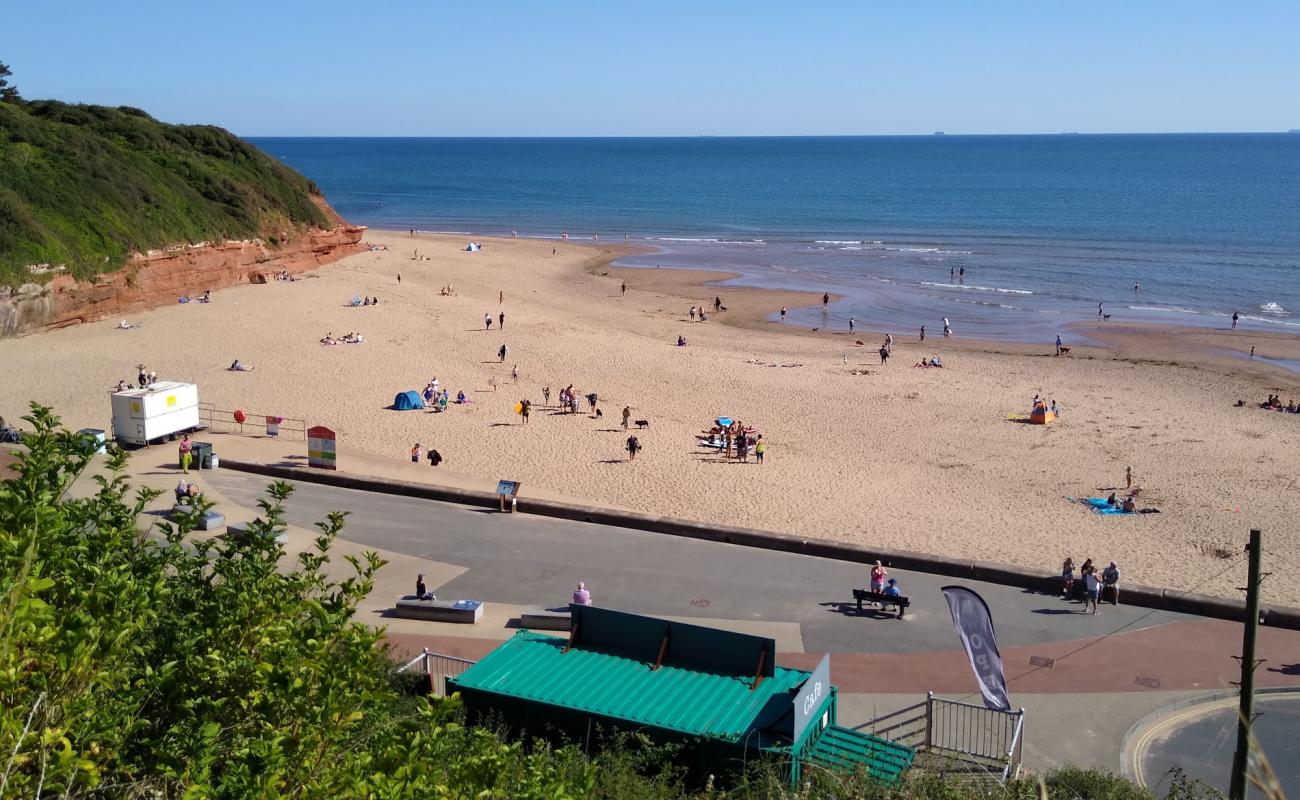 Photo de Green fields beach avec sable brun de surface
