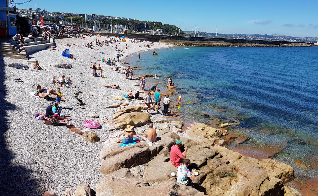 Photo de Breakwater beach avec galets gris de surface