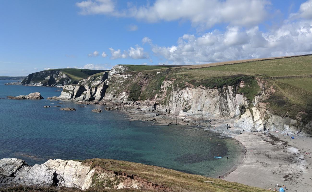 Photo de Ayrmer Cove avec caillou clair de surface