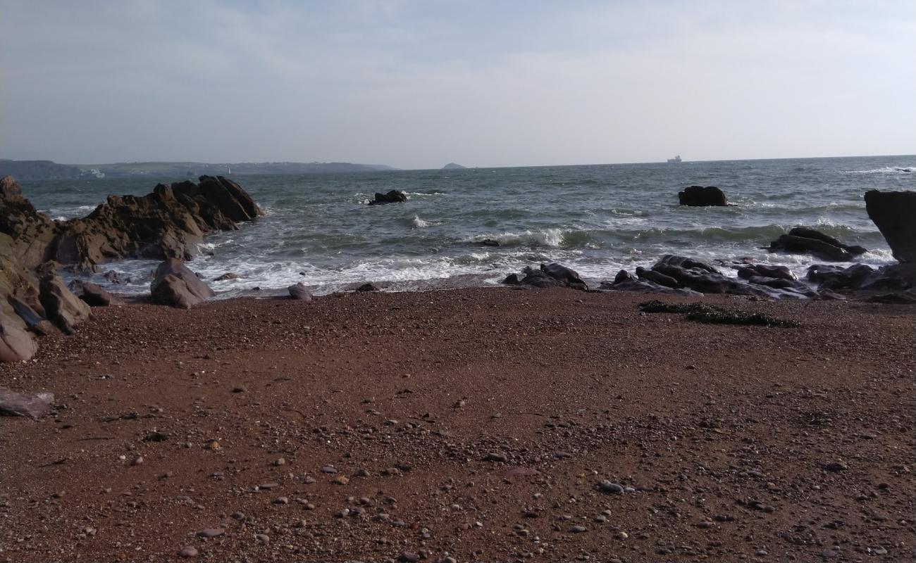 Photo de Sandways beach avec sable noir avec caillou de surface