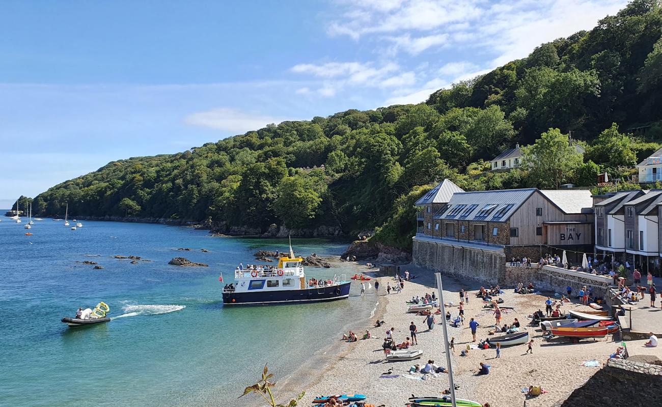 Photo de Plage de Cawsand avec sable clair avec caillou de surface