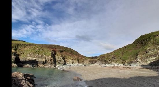 Plage de Lansallos