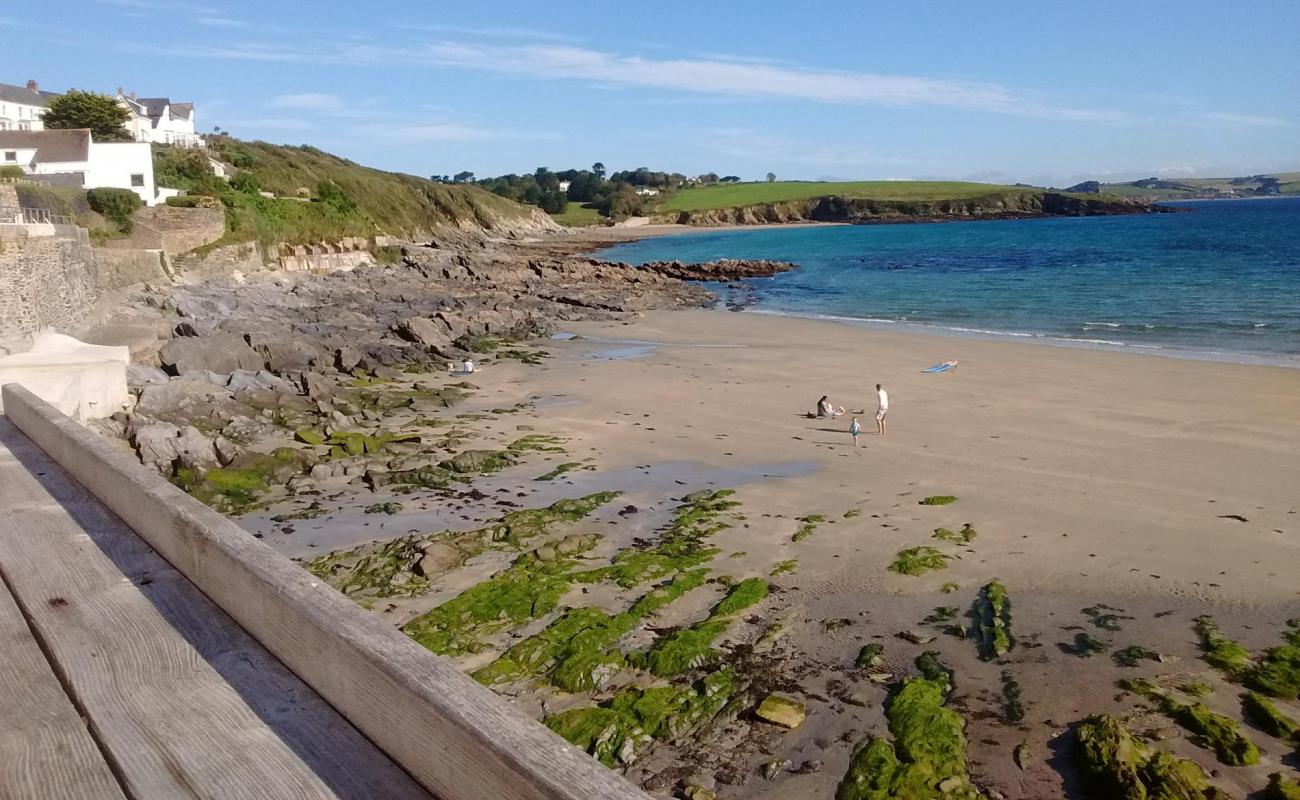 Photo de Portscatho beach avec sable brillant et rochers de surface