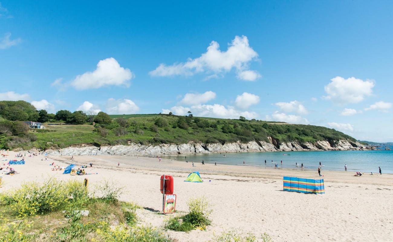 Photo de Plage de Maenporth avec sable lumineux de surface