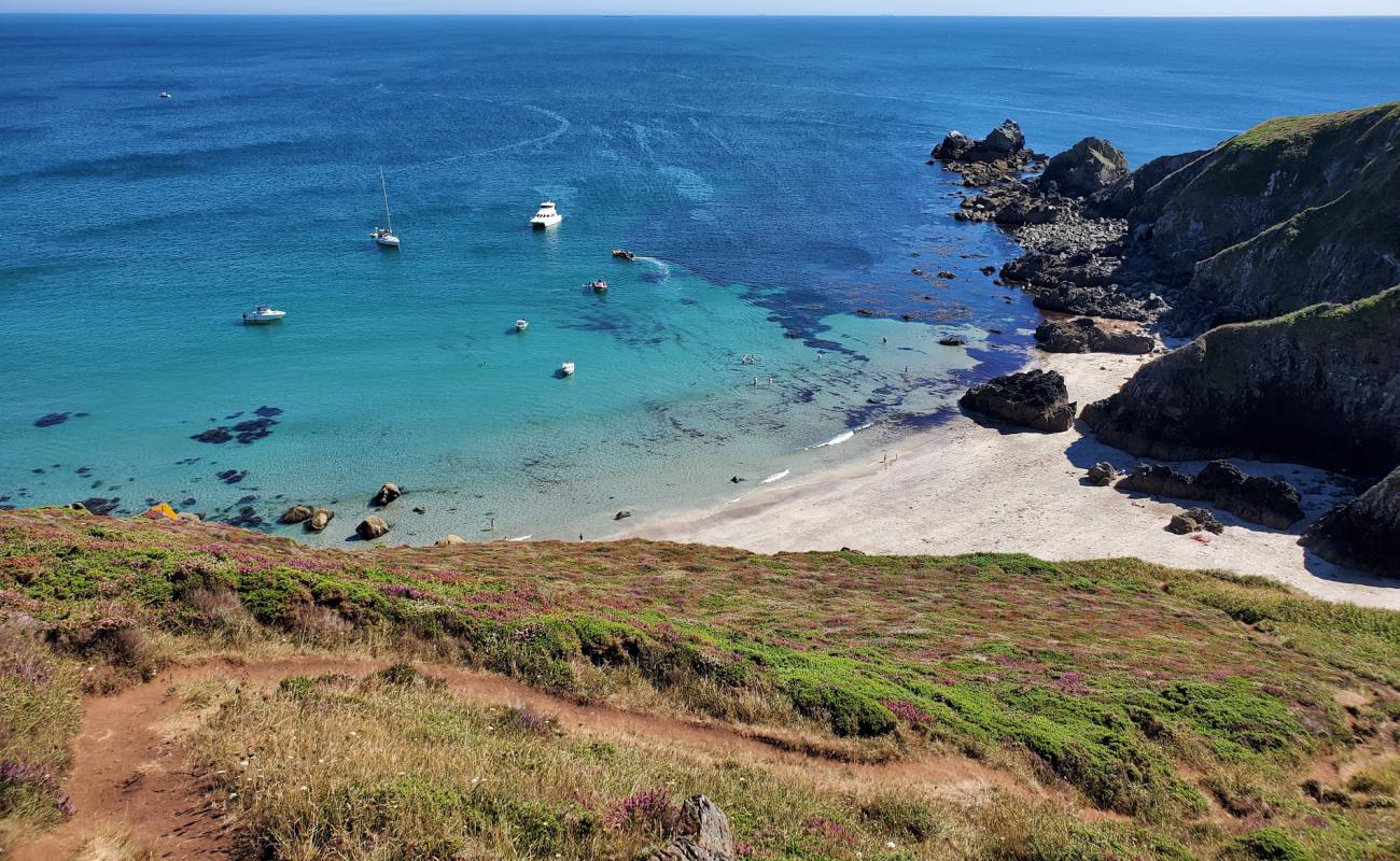 Photo de Lankidden Cove avec sable lumineux de surface