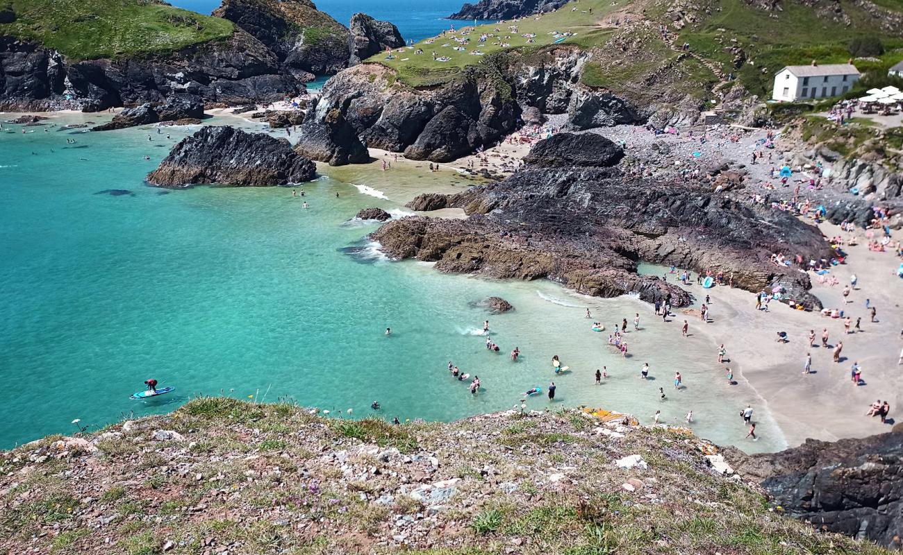 Photo de Kynance Cove avec sable lumineux de surface