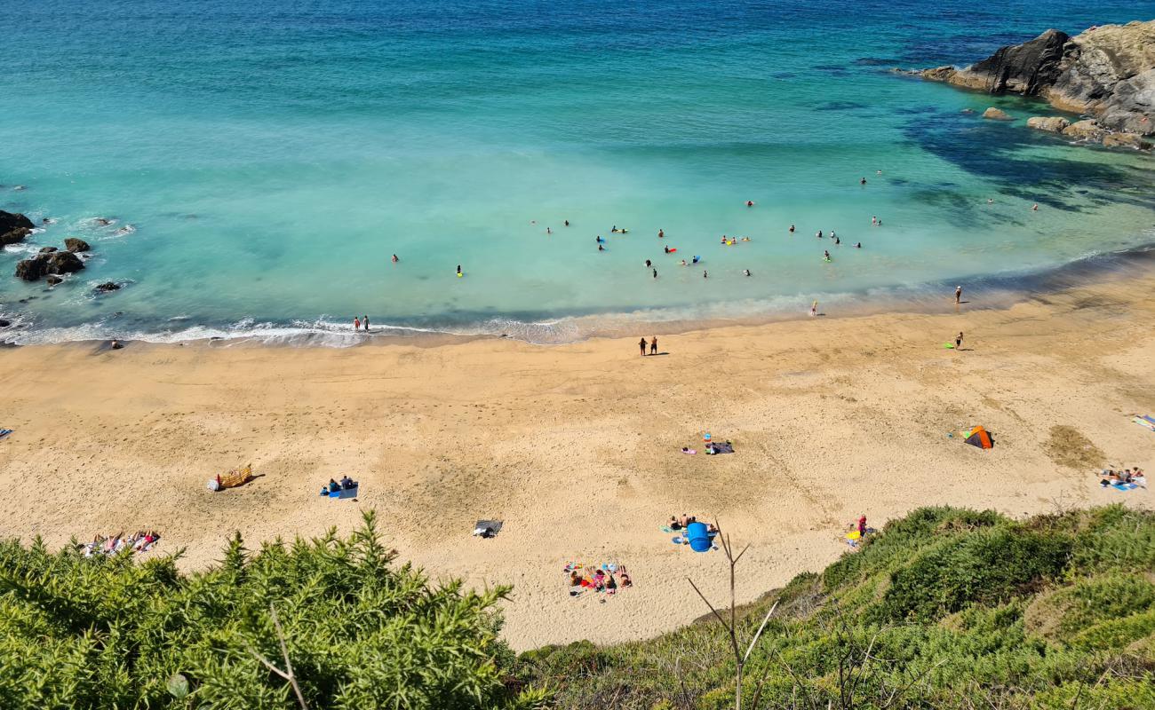 Photo de Polurrian beach avec sable lumineux de surface