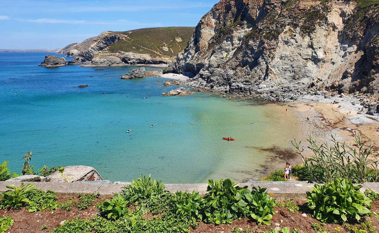 Photo de Trevaunance Cove avec sable lumineux de surface