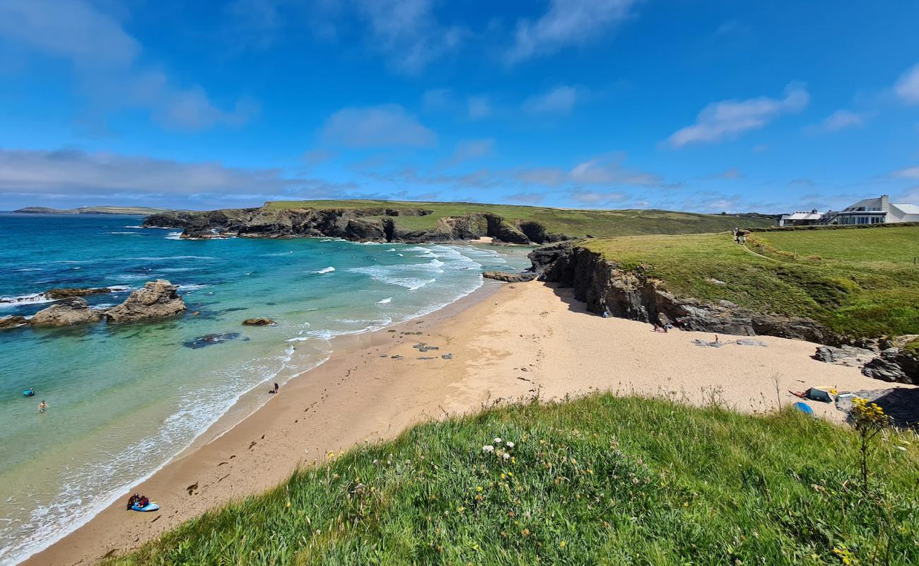 Photo de Porthcothan beach avec sable fin et lumineux de surface