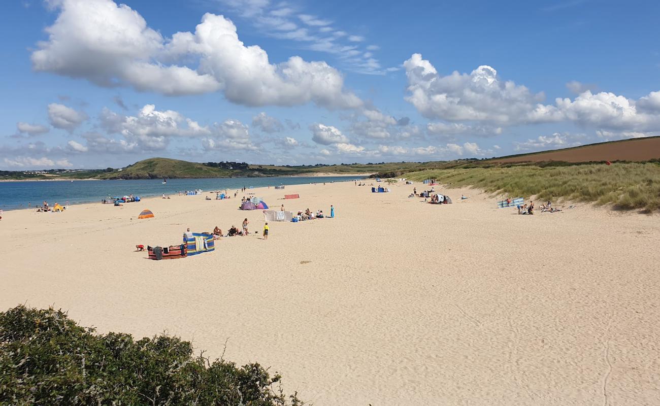 Photo de Harbour Cove avec sable beige fin de surface