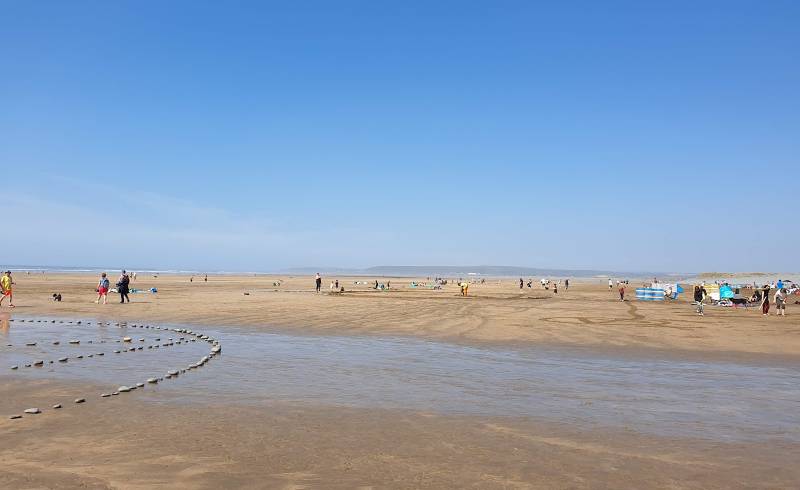 Photo de Westward beach avec sable gris & galets de surface