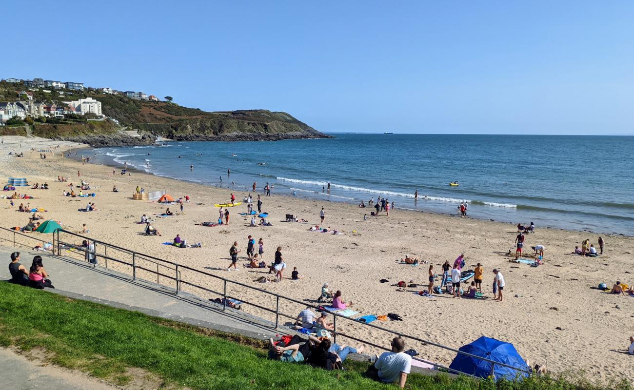 Photo de Langland Bay avec sable clair avec caillou de surface