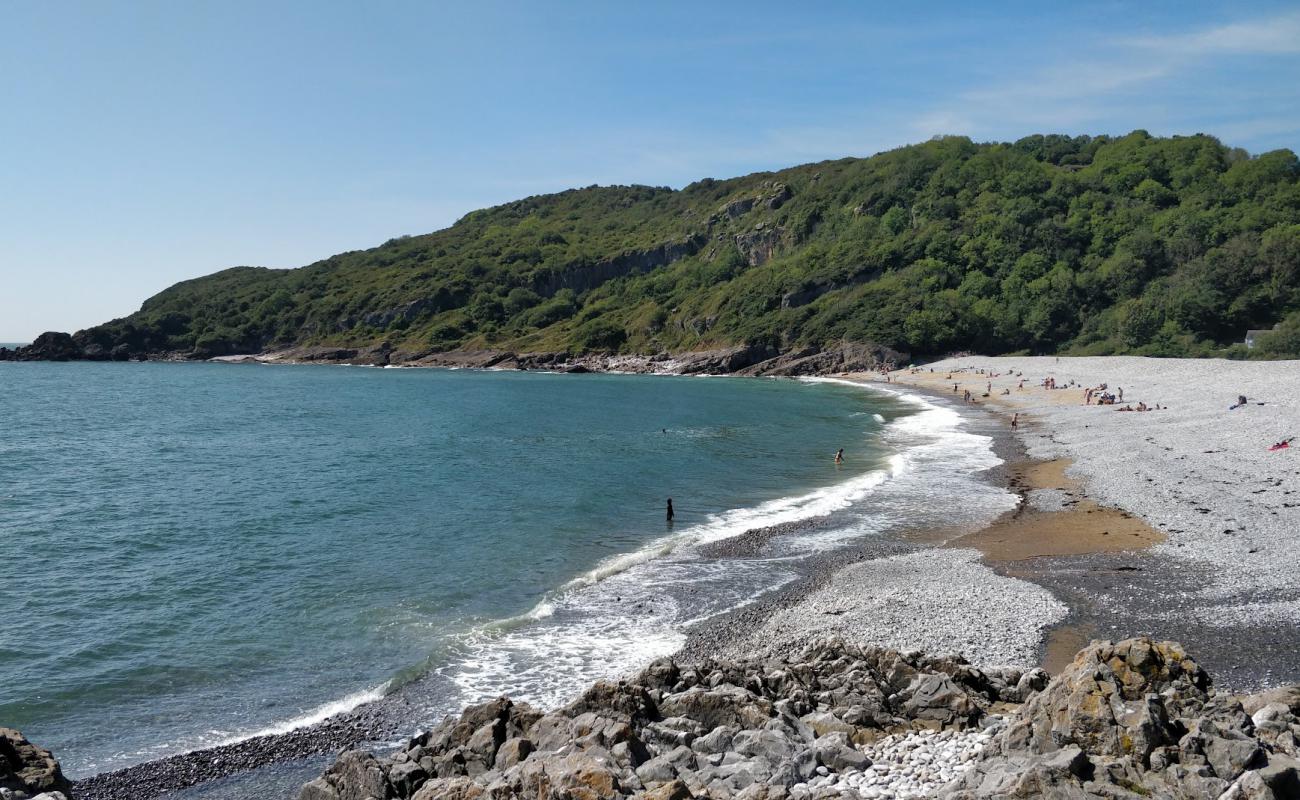 Photo de Pwll Du beach avec galets gris de surface