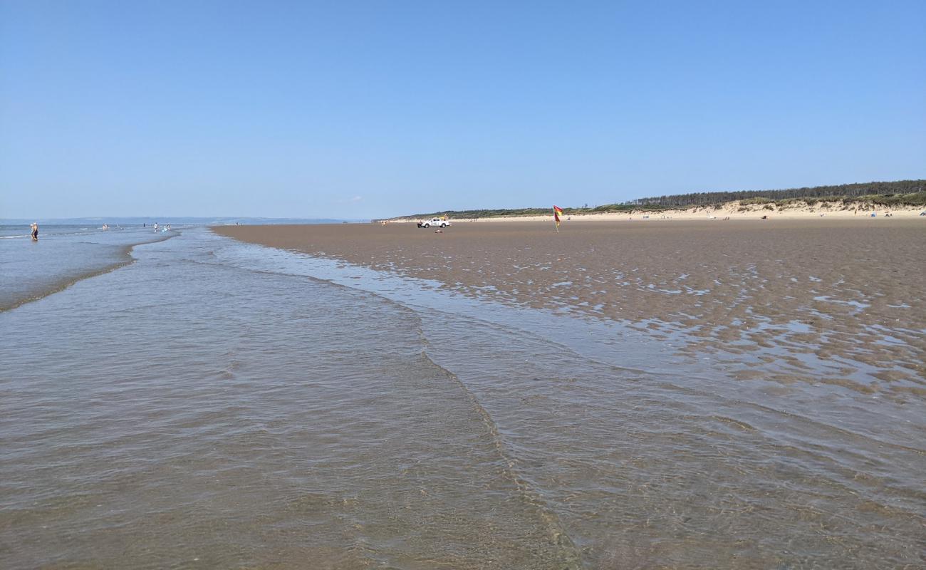 Photo de Plage de Pembrey avec sable lumineux de surface