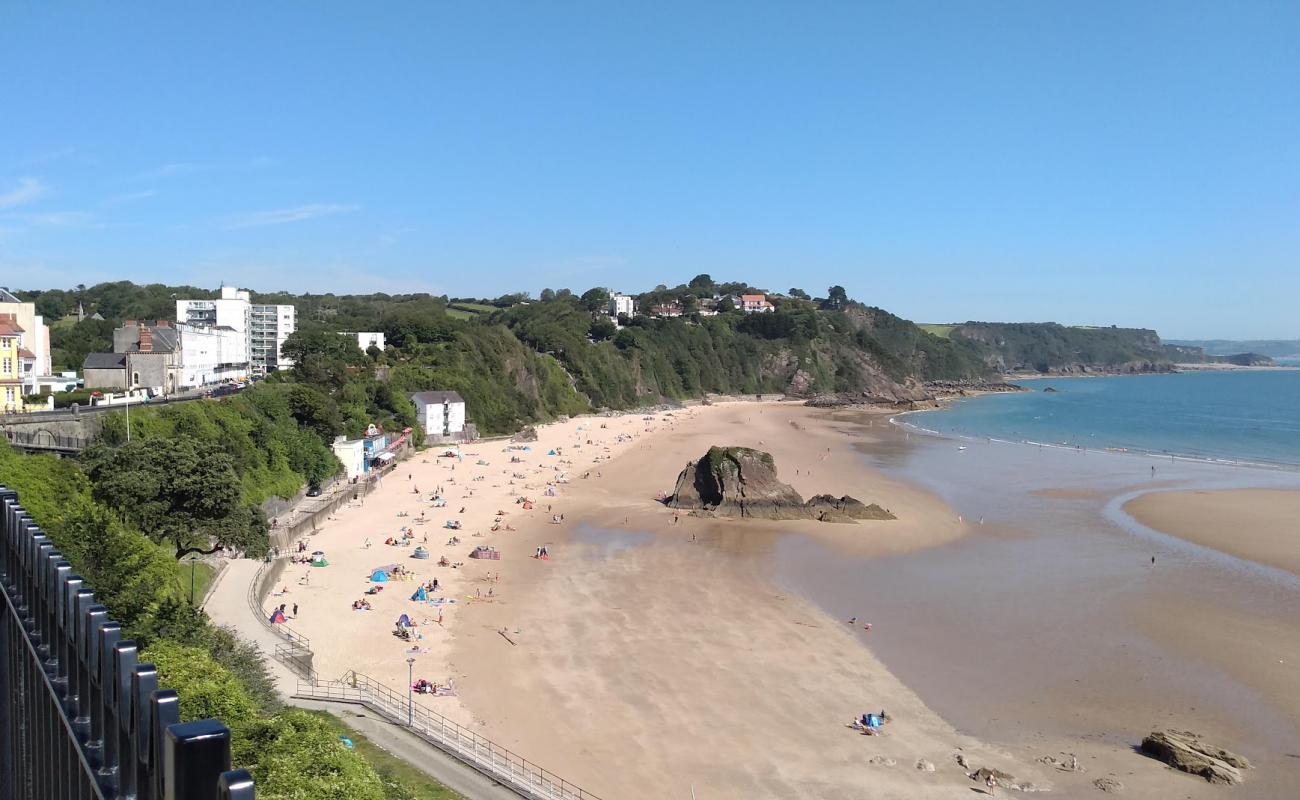 Photo de Tenby North beach avec sable lumineux de surface