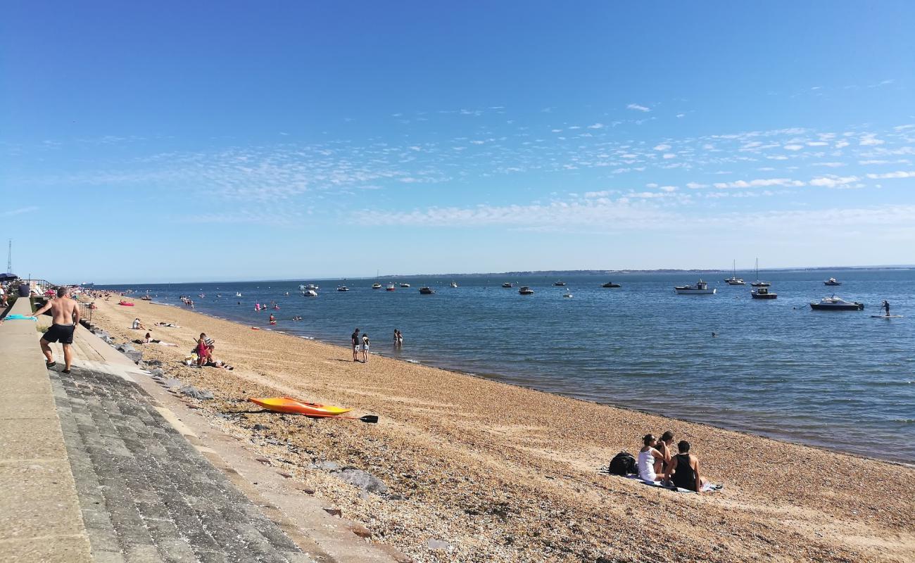 Photo de Shoebury beach avec petits galets beige de surface