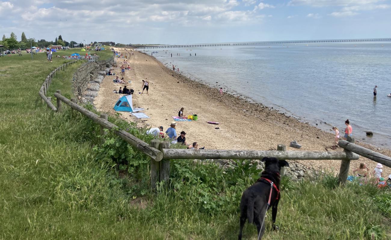Photo de Plage de Shoebury East avec sable beige & galets de surface