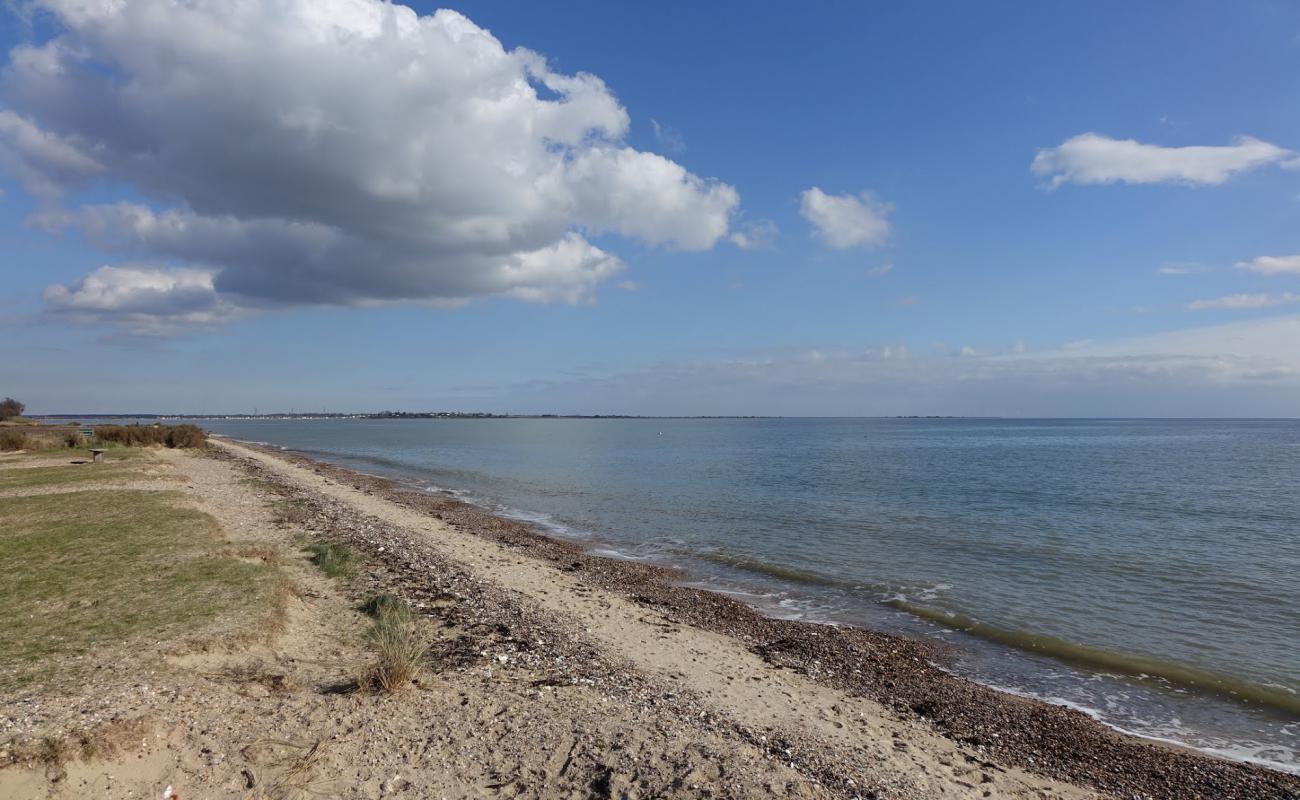 Photo de Fen Farm beach avec sable clair avec caillou de surface