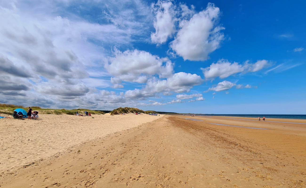 Photo de Holkham beach avec sable beige de surface