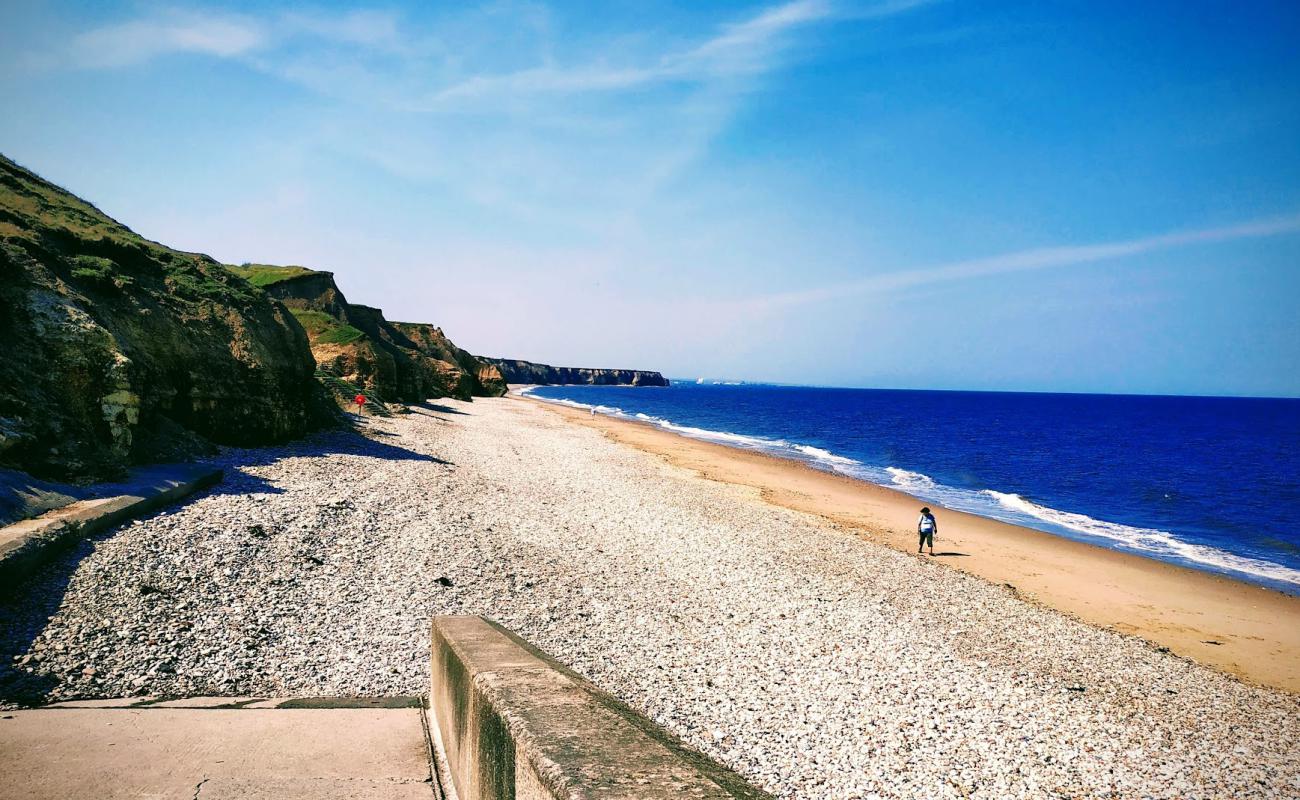 Photo de Blast beach avec sable noir avec caillou de surface