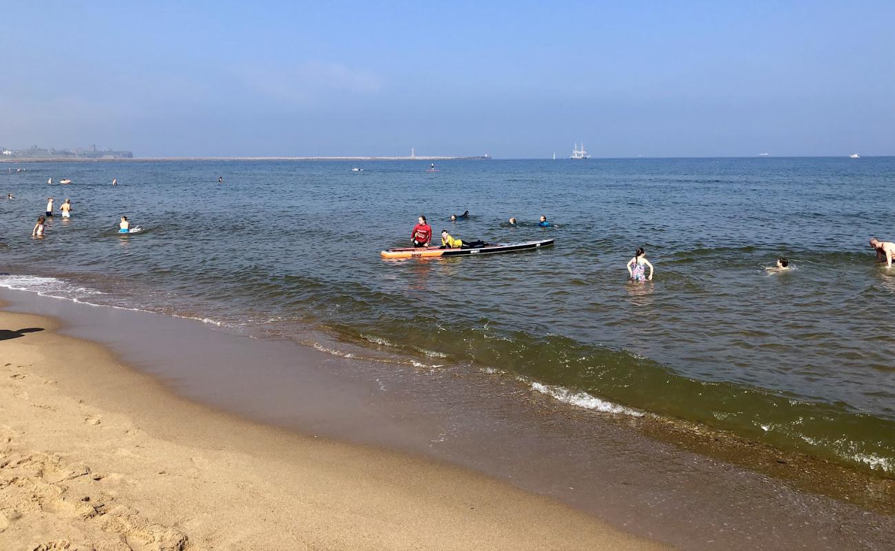 Photo de Plage de Sandhaven avec sable lumineux de surface