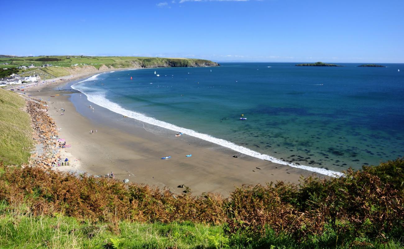 Photo de Plage d'Aberdaron avec sable clair avec caillou de surface