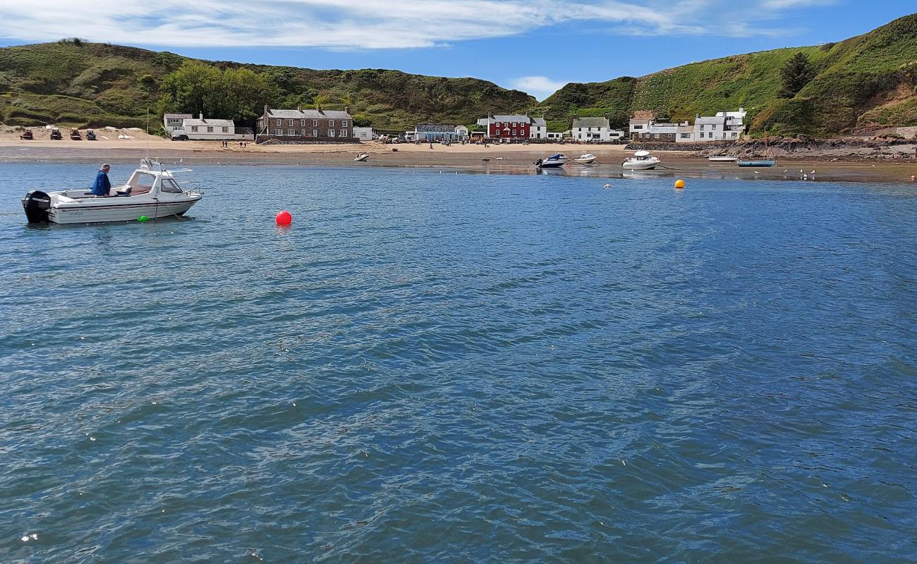 Photo de Plage de Nefyn avec sable lumineux de surface